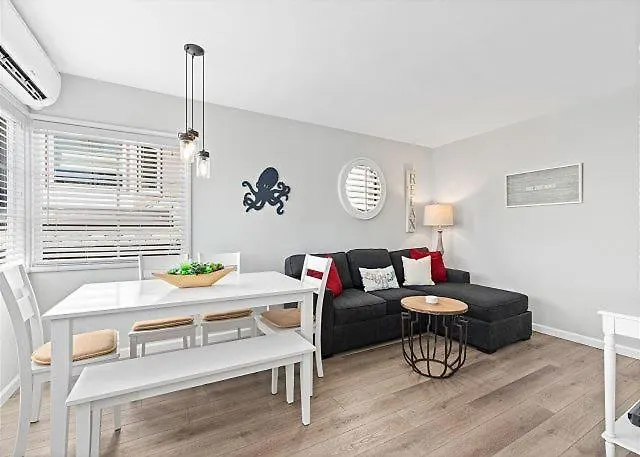 Balboa Paradise - Renovated Coastal Haven